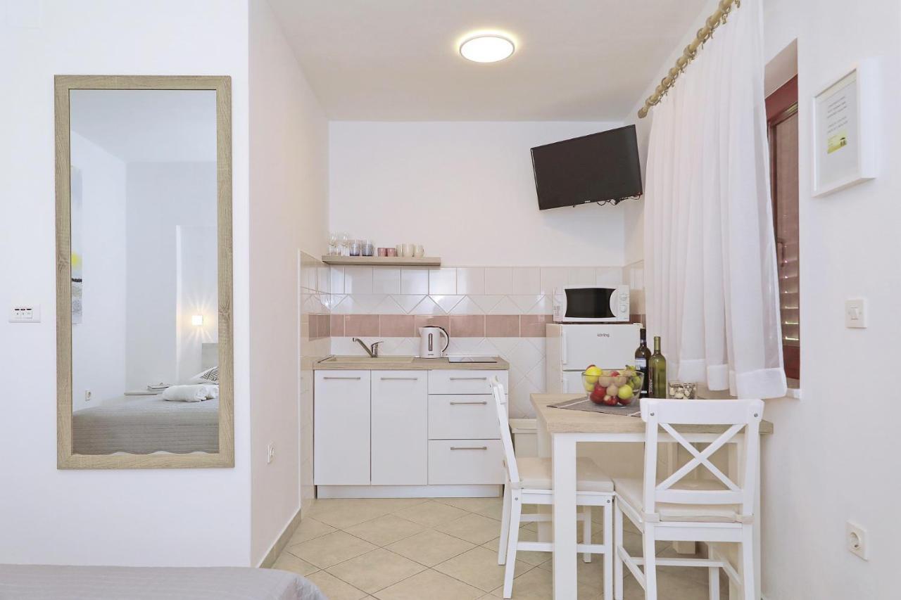 Apartmani Strpic Biograd Na Moru Buitenkant foto