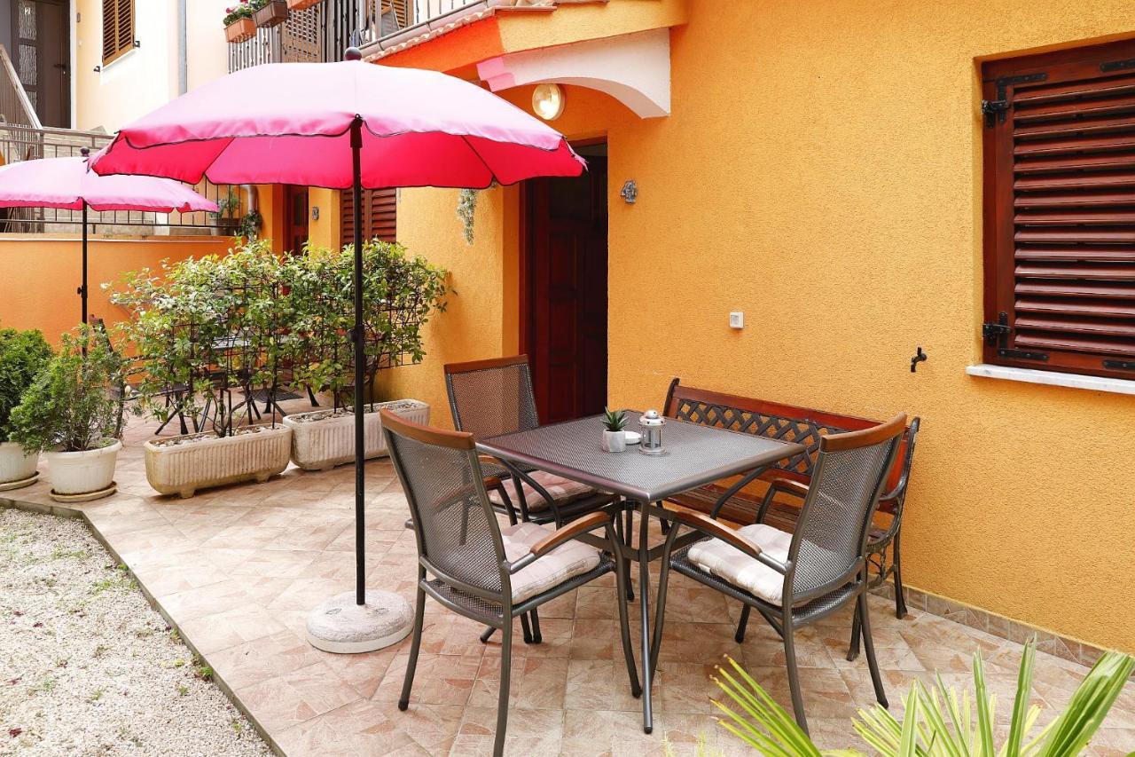 Apartmani Strpic Biograd Na Moru Buitenkant foto