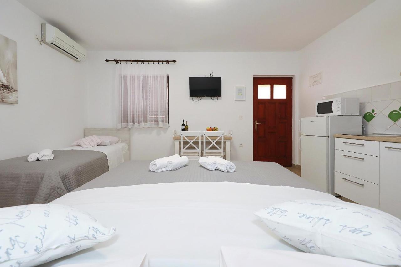 Apartmani Strpic Biograd Na Moru Buitenkant foto