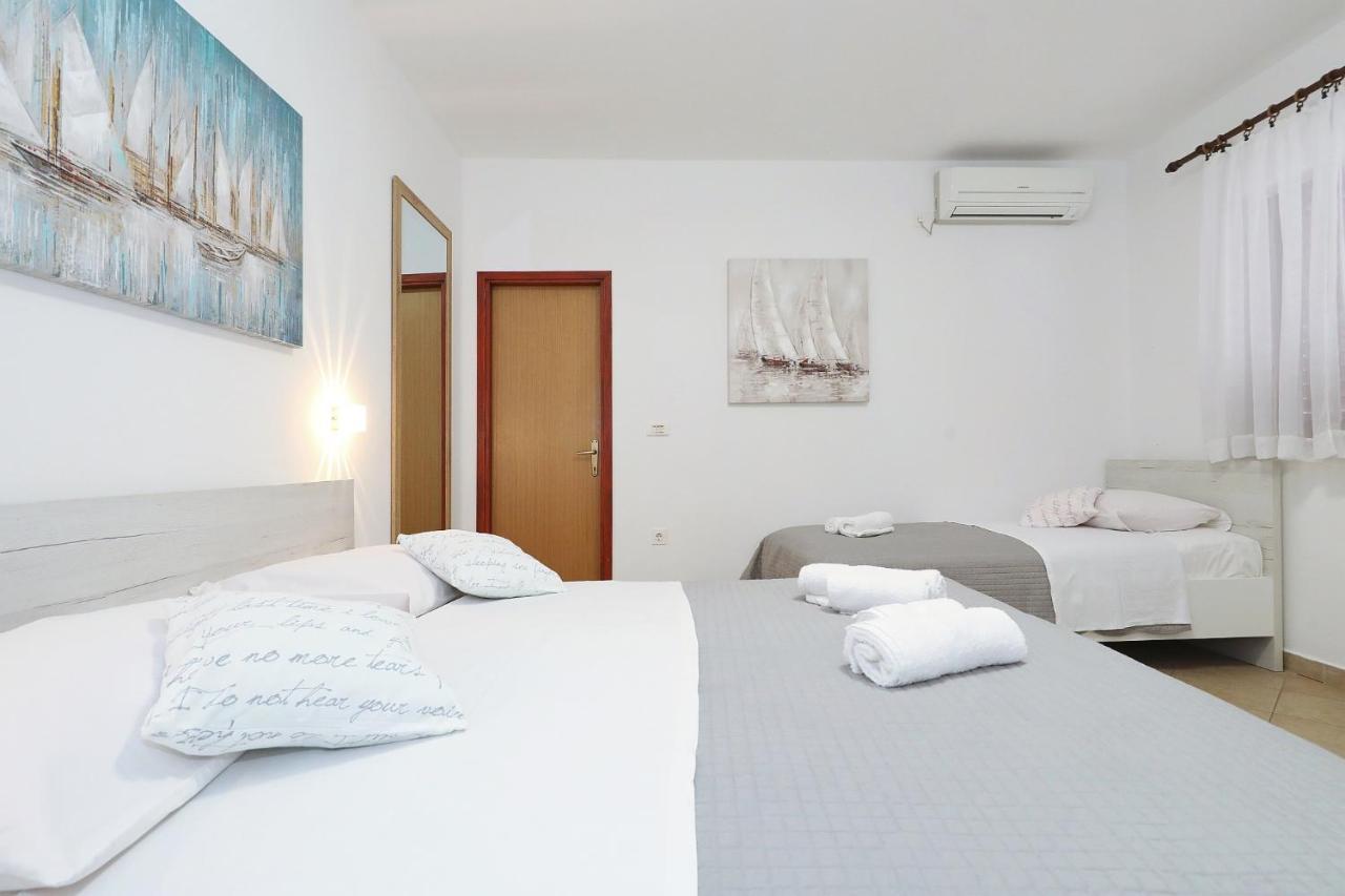 Apartmani Strpic Biograd Na Moru Buitenkant foto